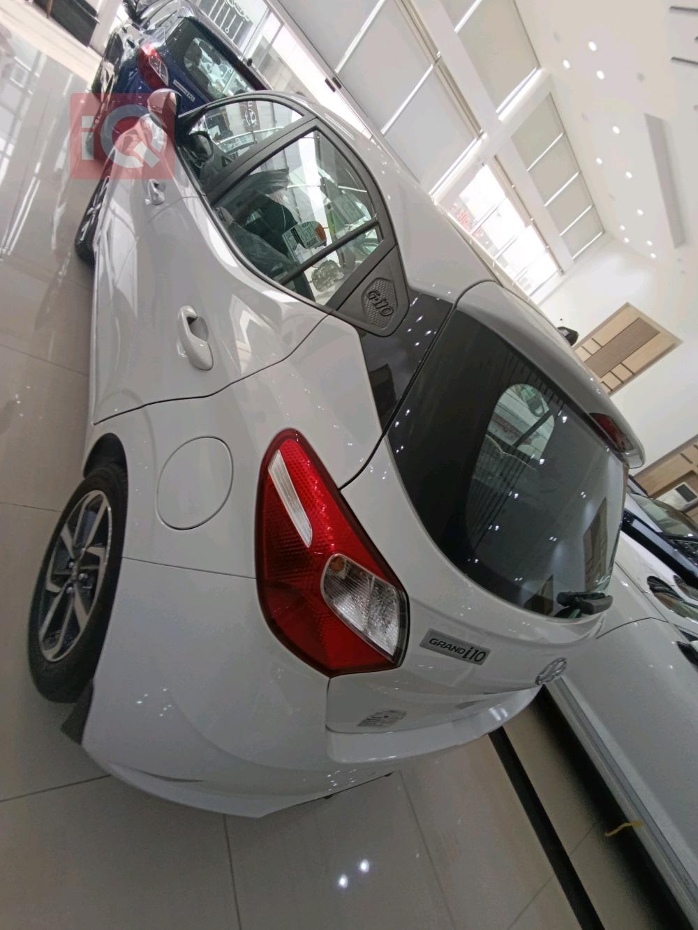 هیوندای i10